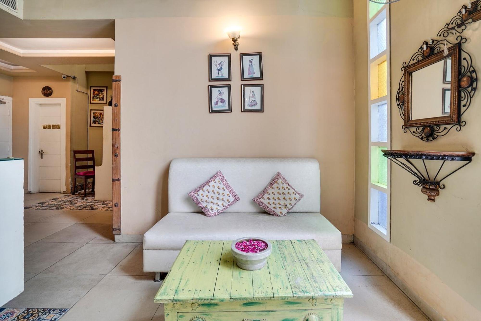 Super Townhouse Mansarovar Near Metro Station Jaipur Exterior photo
