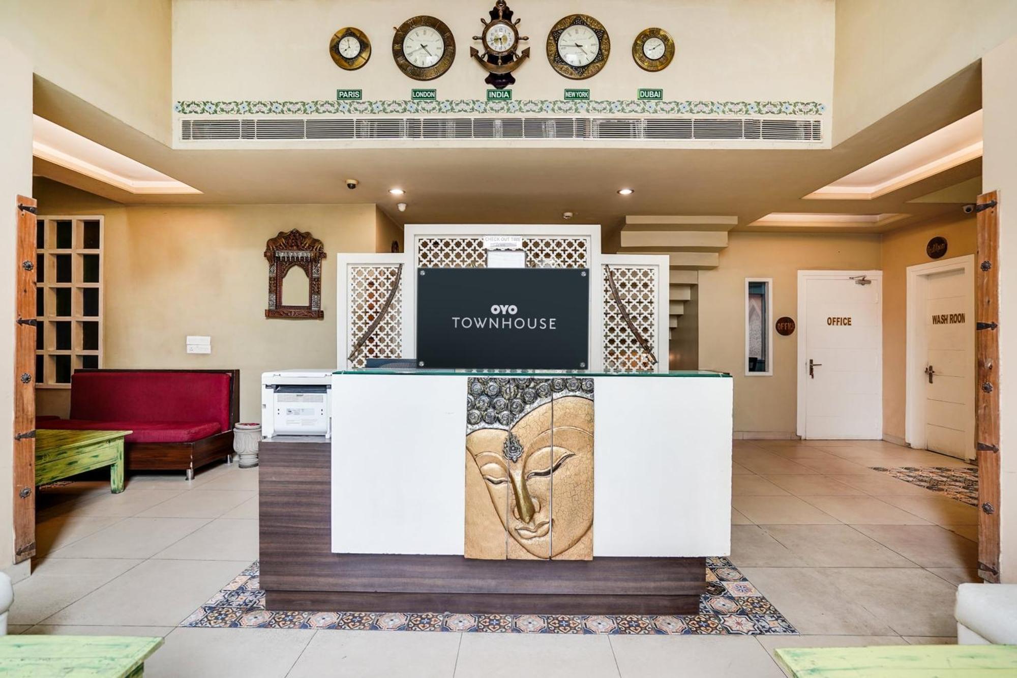 Super Townhouse Mansarovar Near Metro Station Jaipur Exterior photo